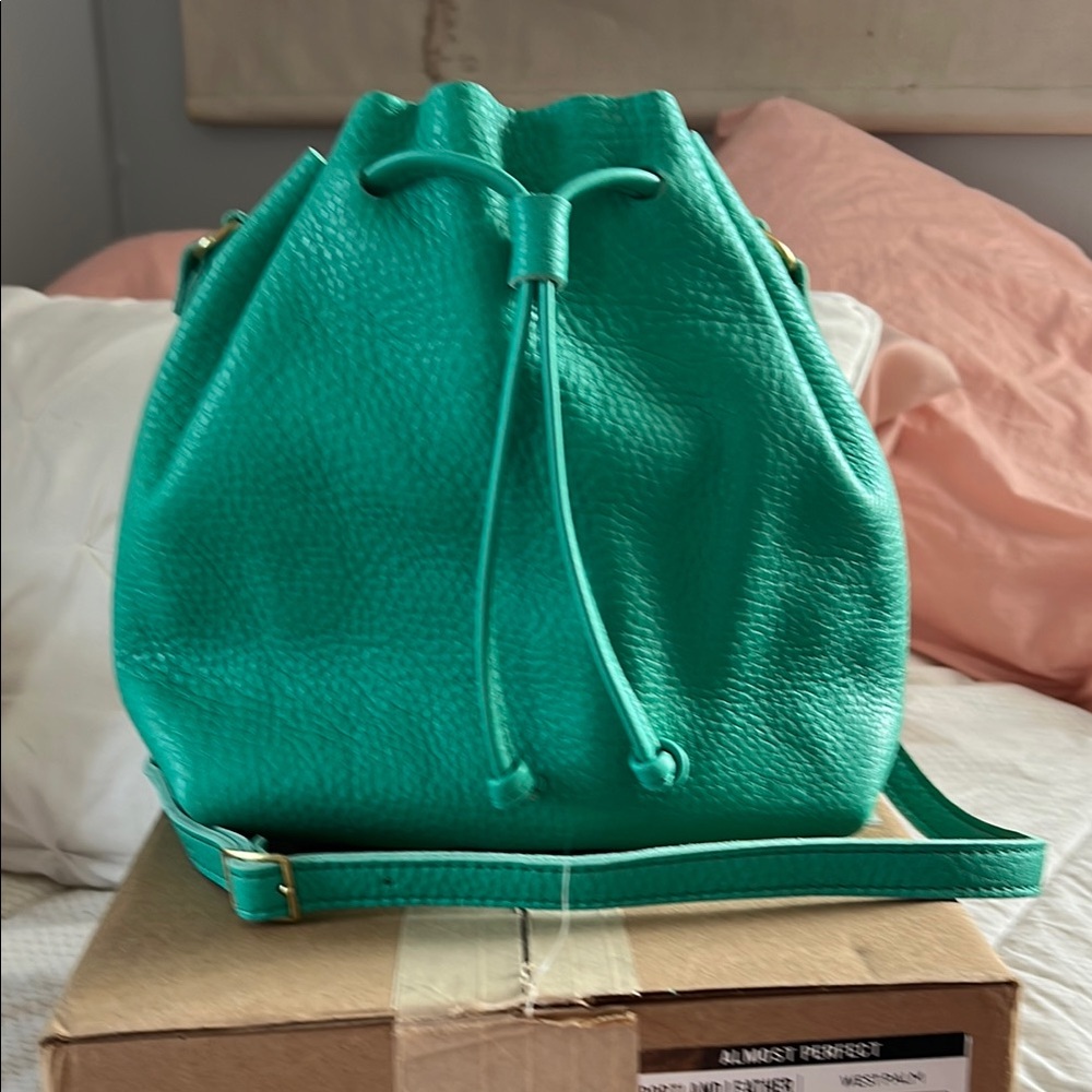 Portland Leather Green Shoulder Bag Classic Design